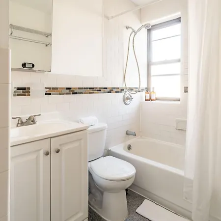Apartment Chic 3bd 1bath Space Close To East River Walk