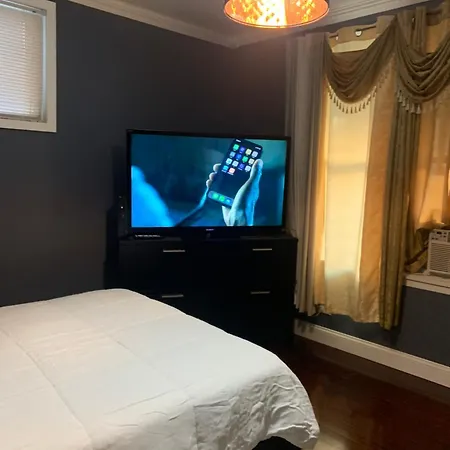 Hosted By Jude Within Unit 1f * New York