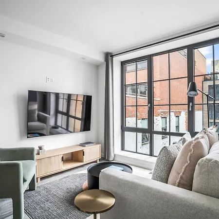 Stunning Modern 2bedroom Near Park And Times Square Apartment