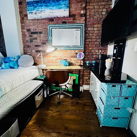 Times Square Cozy 4 Bedroom Nyc Apartment