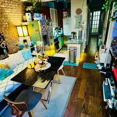 Times Square Cozy 4 Bedroom Nyc Apartment *