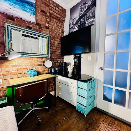 Times Square Cozy 4 Bedroom Nyc Apartment