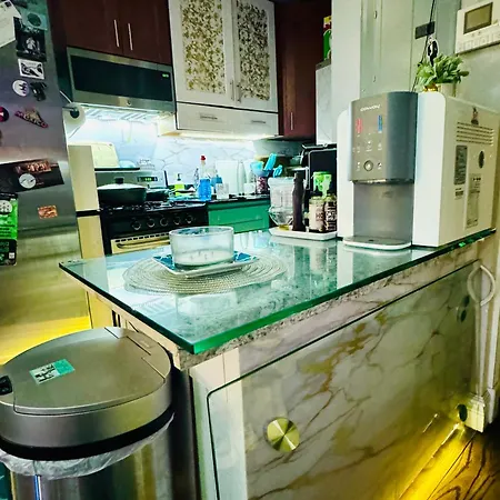 Times Square Cozy 4 Bedroom Nyc Apartment *