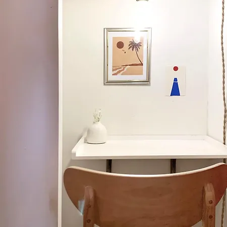 Terracotta - Small Private Bedroom In Les New York