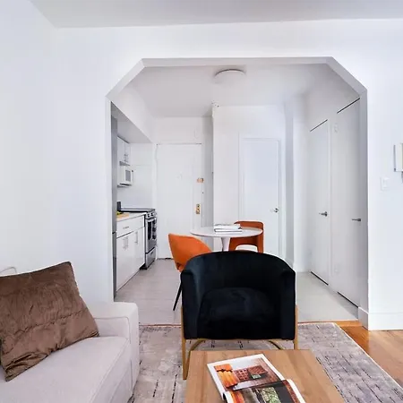 444-3a Newly Renovated 1br - Elevator Building * New York