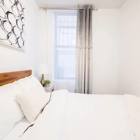 1435-2 3 Bedrooms 2 Bath Wd Ues Apartment