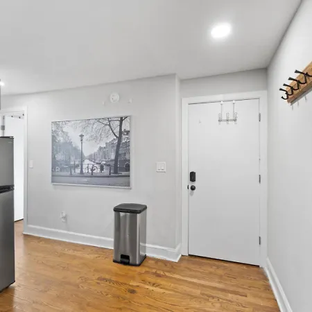 The Whimsical Estate Sleeps 16plus 20m To Nyc Free Parking Holiday home