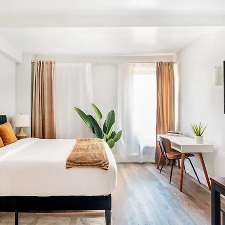 73-410 Luxury 24 Dm New Uws Gym Laundry New York