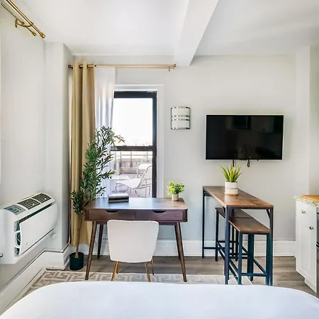 Apartment 73-1504 Newly Reno Uws Doorman Gym Laundry New York