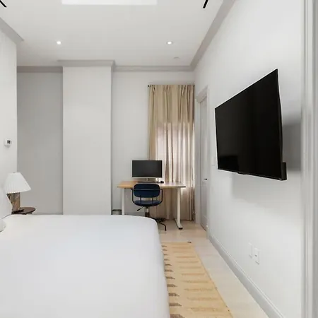 Linden Place Ii By Rove Travel 3 Bedroom Lenox Hill *