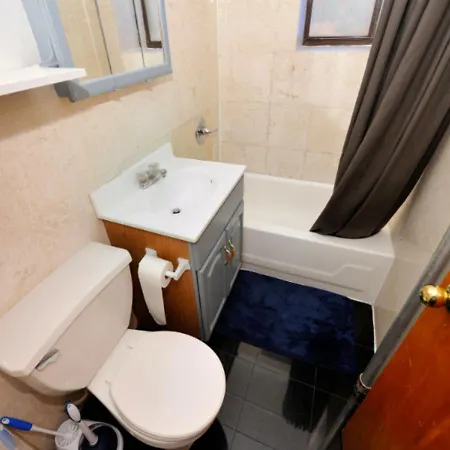 Unique 2 Bed 1 Bath In Ues Apartment New York