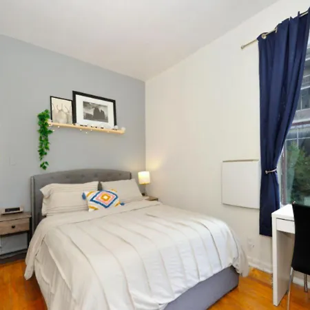 Unique 2 Bed 1 Bath In Ues *