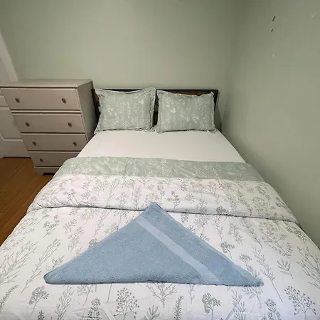 Private 45 Min To Lower Manhattan Apartment *