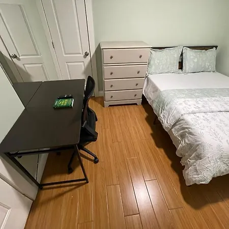 Private 45 Min To Lower Manhattan Apartment