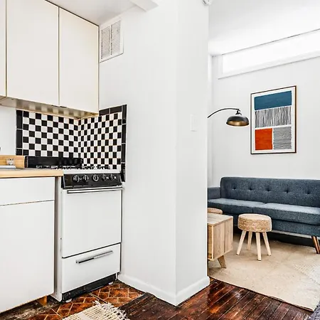 Trendy & Comfy 2 Bdr & 1 Bth In Midtown Manhattan Apartment