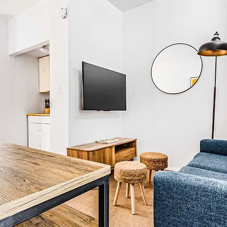 Trendy & Comfy 2 Bdr & 1 Bth In Midtown Manhattan Apartment *