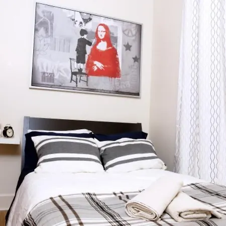Huge 4 Bedroom Apartment *