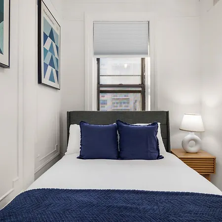 Stylish East Village Escape Comfort & Convenience
