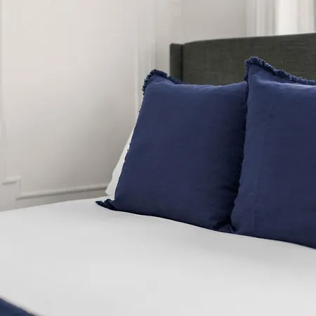 Apartment Stylish East Village Escape Comfort & Convenience