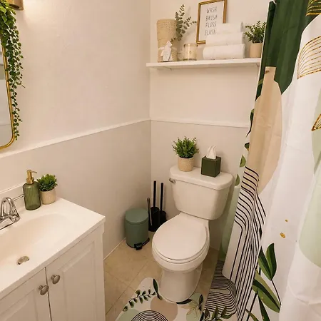 Flatiron Bright 1br With Living Room, Floor Location In Fancy Manhattan Apartment New York