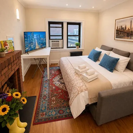 Apartment Flatiron Bright 1br With Living Room, Floor Location In Fancy Manhattan