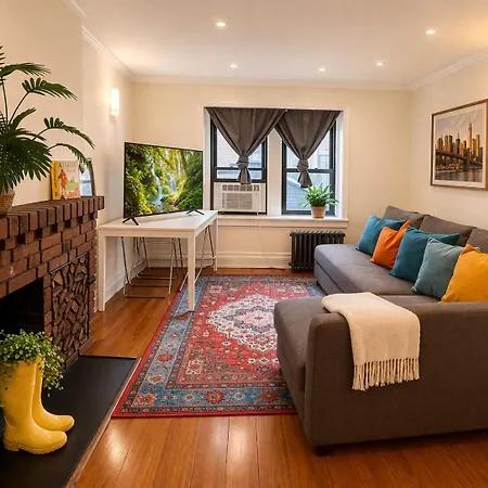 Flatiron Bright 1br With Living Room, Floor Location In Fancy Manhattan Apartment