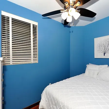 Oversized Chelsea 3 Bed 2 Bath Apartment *