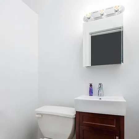 Apartment 2 Bedroom 2 Bathroom Apartment Hells Kitchen R