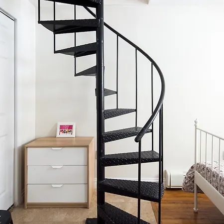 2 Bedroom 2 Bathroom Apartment Hells Kitchen R New York