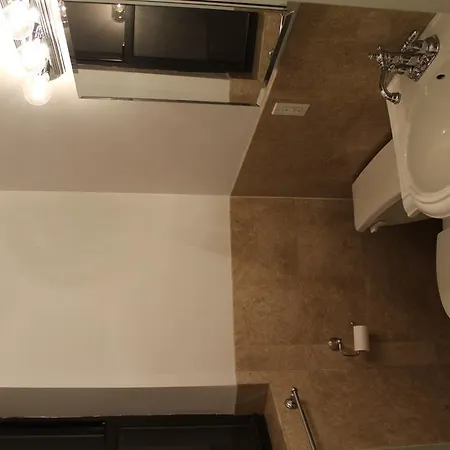 Apartment 2 Bedroom 2 Bathroom Apartment Hells Kitchen R *