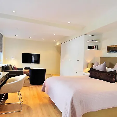 Apartment Sleeps 2 Air Con Wifi T057558 New York