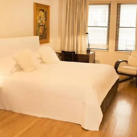 Sleeps 4 Air Con Wifi New York
