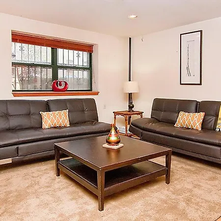 Sleeps 10 Wifi New York