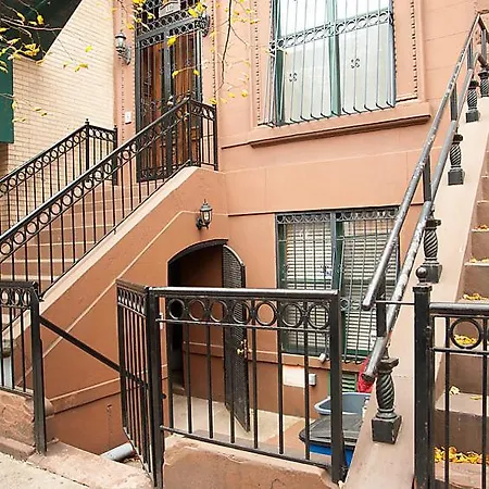 Sleeps 10 Wifi Apartment *