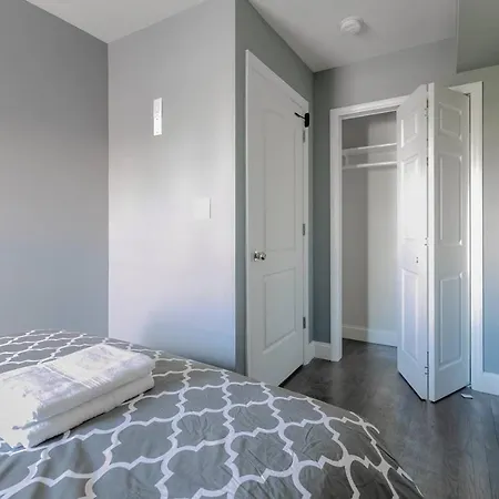Amazing 3 Bedroom In Williamsburg Apartment