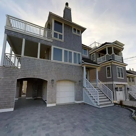 Holiday home Brighton Beach Ocean Front Home. Two