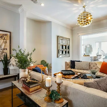 Villa Stayloom's Gorgeous Luxe Brownstone | Near A/c New York
