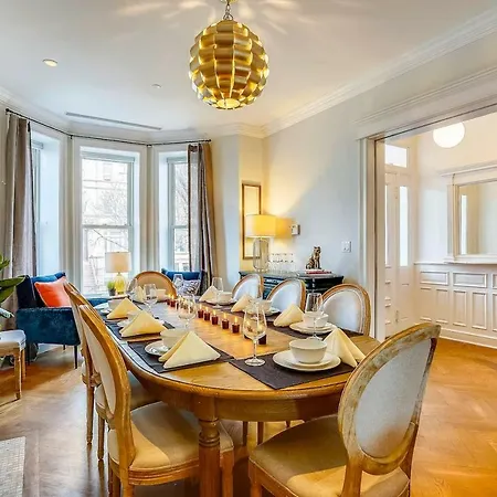 Stayloom's Gorgeous Luxe Brownstone | Near A/c