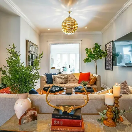 Stayloom's Gorgeous Luxe Brownstone | Near A/c Villa