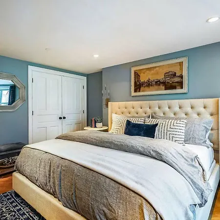 Stayloom's Gorgeous Luxe Brownstone | Near A/c *