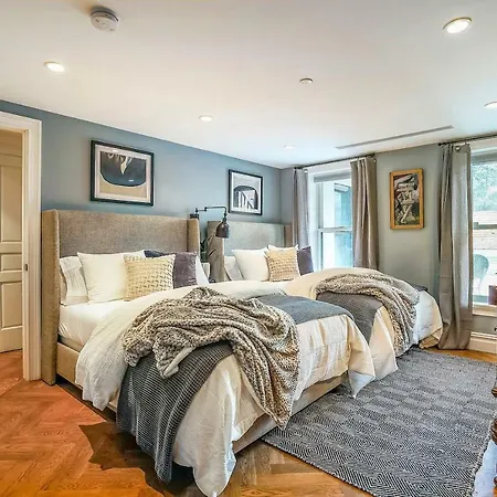 Villa Stayloom's Gorgeous Luxe Brownstone | Near A/c
