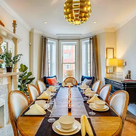 Stayloom's Gorgeous Luxe Brownstone | Near A/c Villa