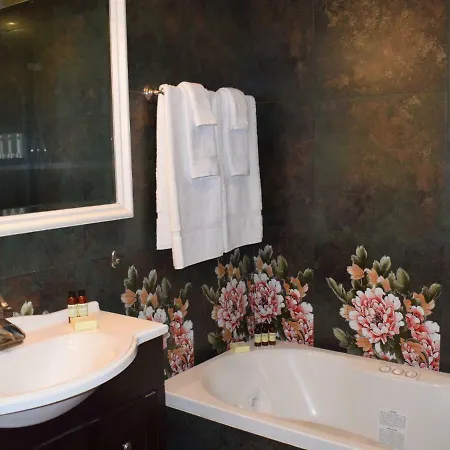4 Bd Garden New York