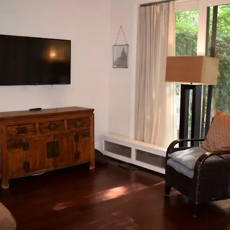 Apartment 4 Bd Garden New York
