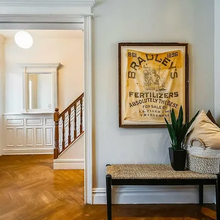 Villa Stayloom's Gorgeous Luxe Brownstone | Near A/c New York