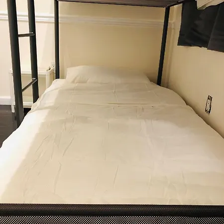 Apartment - Brooklyn 3 Bedroom / 2 Bathrooms Apt, Sleeps 7 People *