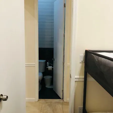 Apartment - Brooklyn 3 Bedroom / 2 Bathrooms Apt, Sleeps 7 People New York