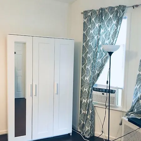 Homestay Big Design In 3bdr Apt. Brooklyn.bensonhurst.
