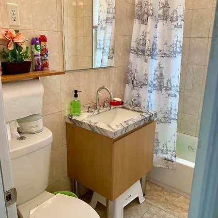 Big Design In 3bdr Apt. Brooklyn.bensonhurst. New York