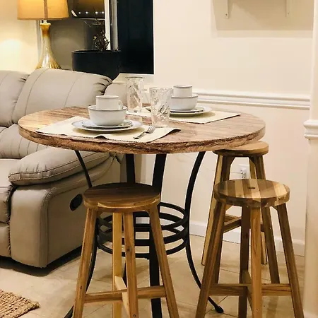 - Brooklyn 3 Bedroom / 2 Bathrooms Apt, Sleeps 7 People Apartment *